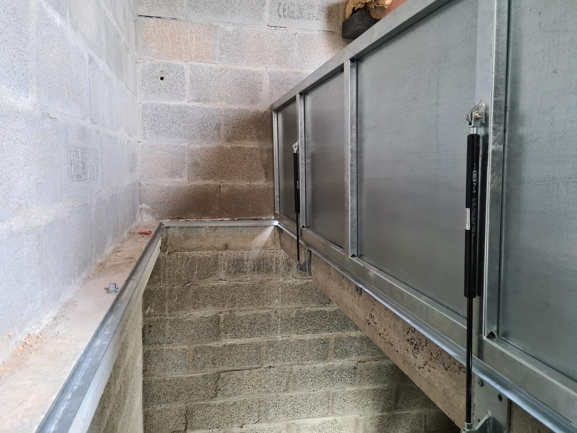 trappe-metallique-verins-lorient