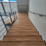 Escalier + garde-corps + limon central