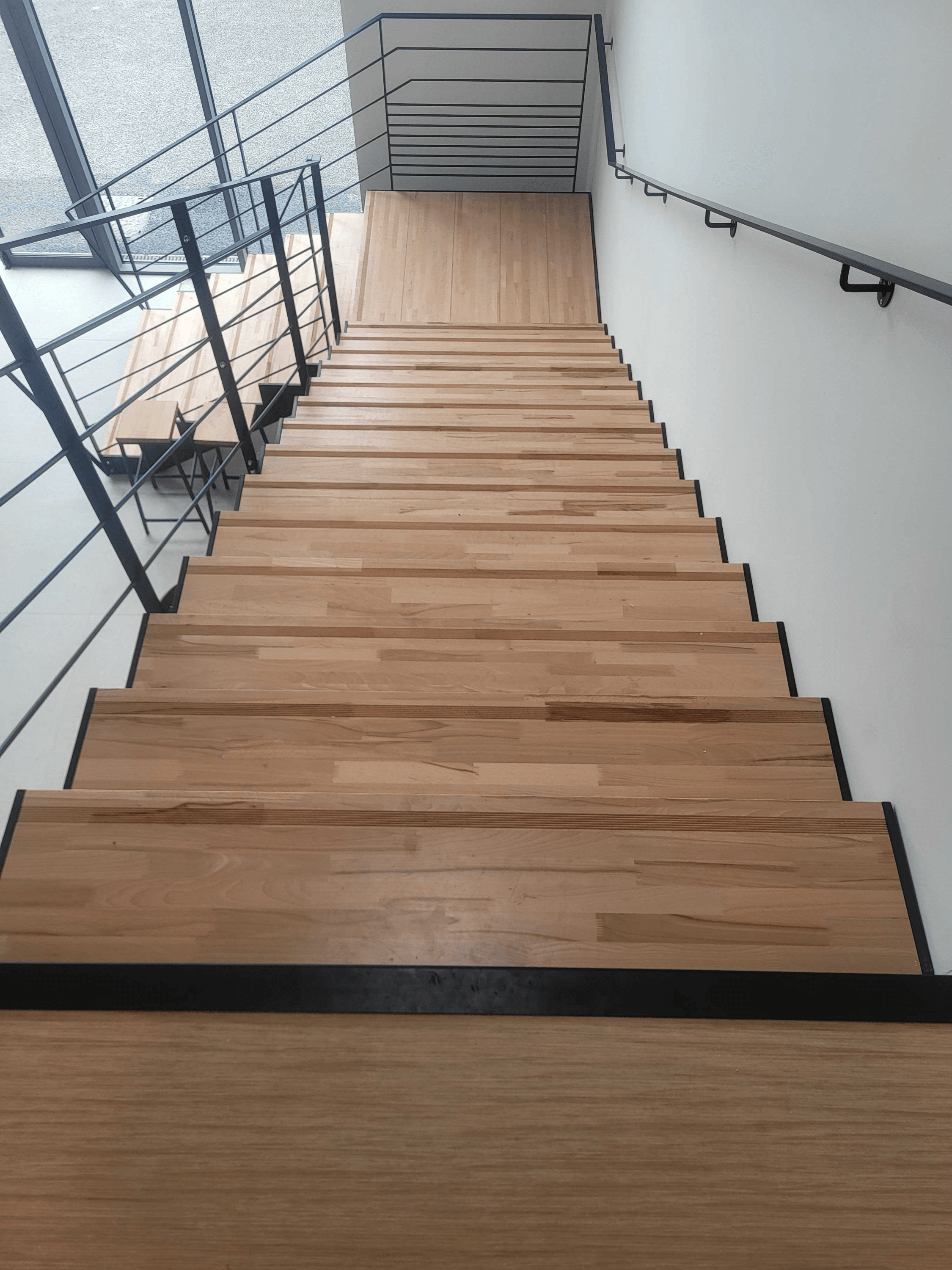 Escalier + garde-corps + limon central