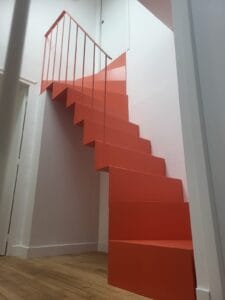 escalier en tôle pliee