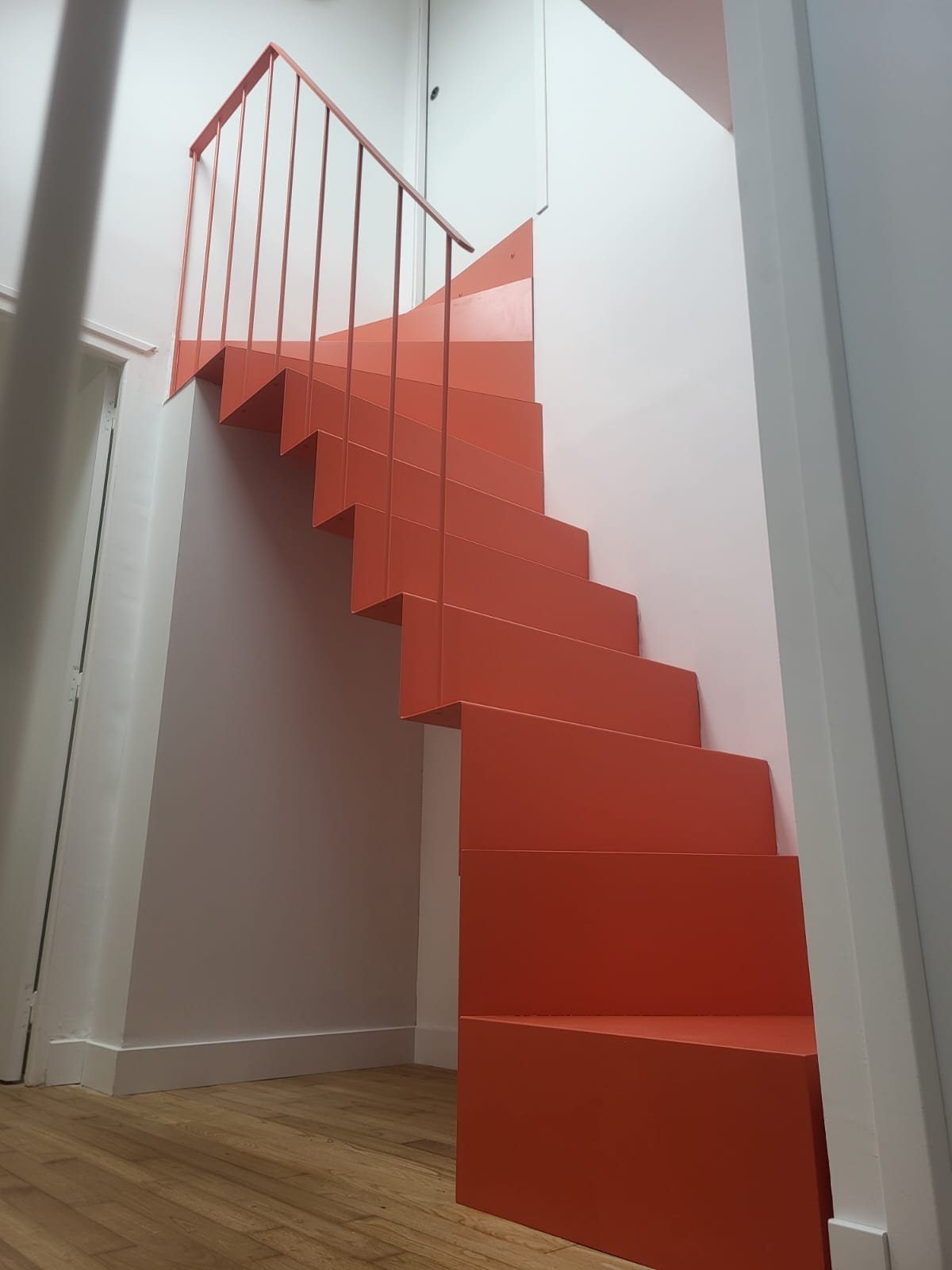 escalier en tôle pliee