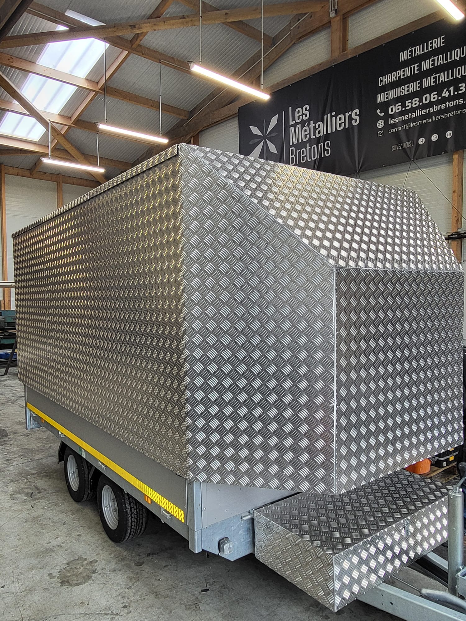 Hard Top leger en tole aluminium larmee