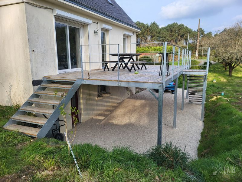 Terrasse sur poteaux