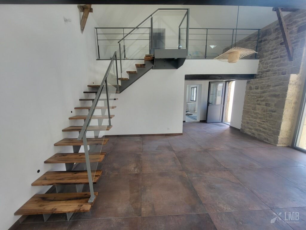 Escalier et garde-corps métallique
