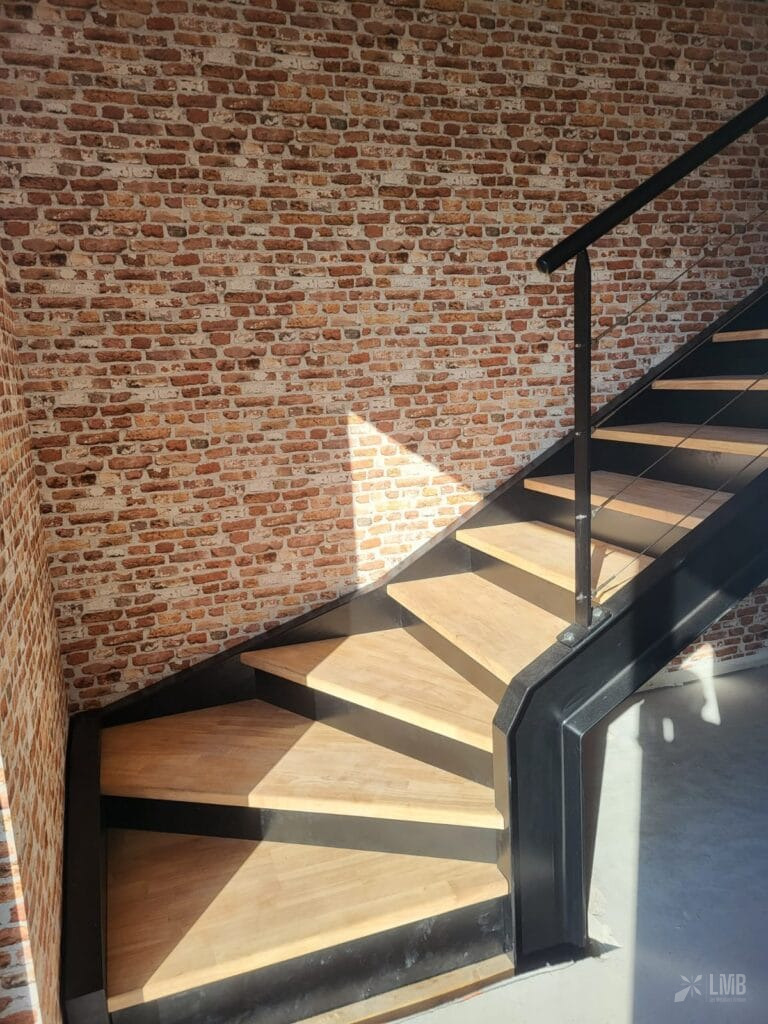 Escalier + Limon en UPN 200 + garde-corps cables inox