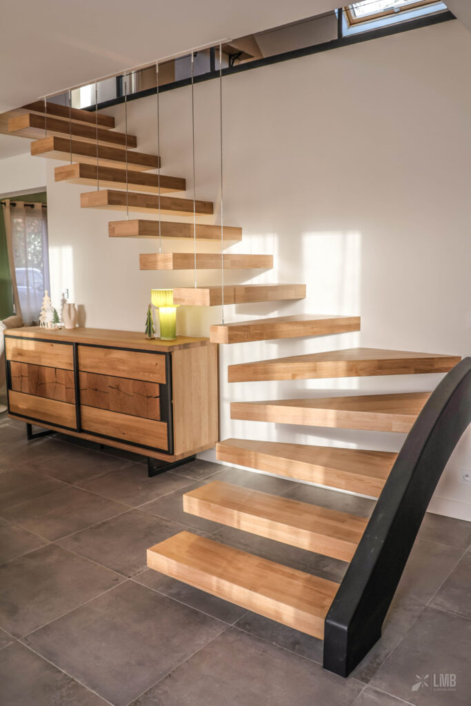 Escalier suspendu